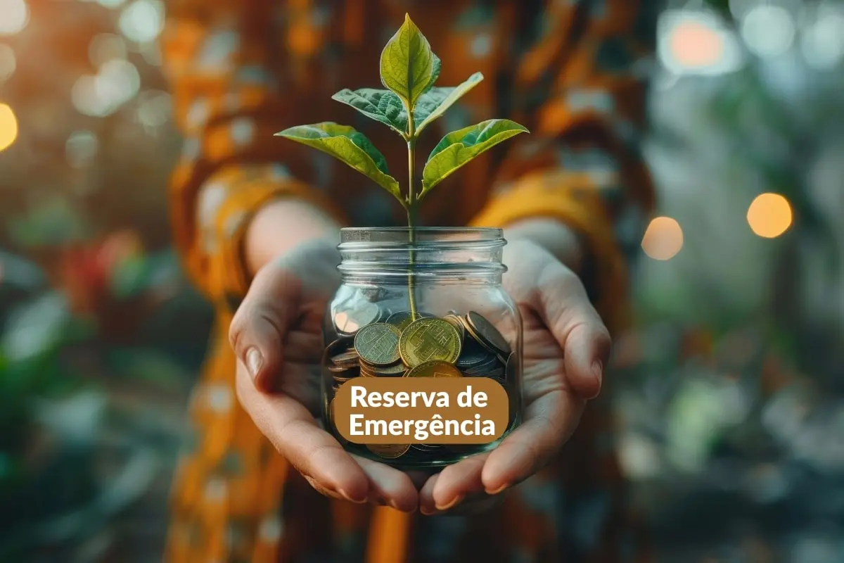 pessoa economizando e investindo na reserva de emergência com segurança.