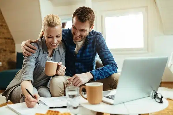3 ideias de renda extra em casa + 3 investimentos seguros para iniciantes 3 Renda extra em casa como caminho para investir com segurança